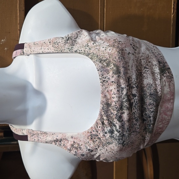 LULULEMON ENERGY BRA SUGAR CRUSH SIZE 8.    #7017 - Picture 6 of 10